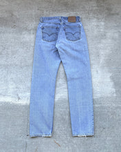 Load image into Gallery viewer, 1990s Levi&#39;s Light Wash 501 - Size 32 x 33
