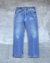 Load image into Gallery viewer, 1990s Levi&#39;s Well Worn 501 - Size 32 x 30
