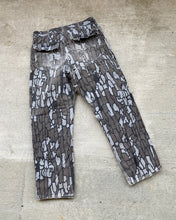 Load image into Gallery viewer, 1970s Carhartt Bark Camo Cargo Pants - Size 33 x 30
