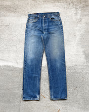 Load image into Gallery viewer, 1980s Levi&#39;s Worn In 501 - Size 34 x 32
