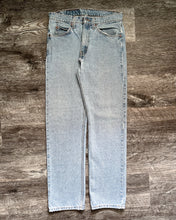 Load image into Gallery viewer, 1990s Levi&#39;s Light Wash Orange Tab 505 - Size 30 x 30
