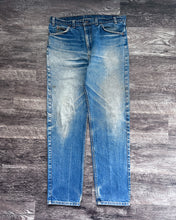 Load image into Gallery viewer, 1990s Levi&#39;s Well Worn Orange Tab 505 - Size 36 x 33
