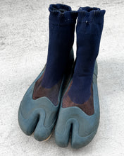 Load image into Gallery viewer, 1950s Water Shoes with Split Toe - Size 11
