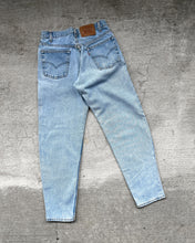Load image into Gallery viewer, 1990s Levi&#39;s Light Wash Distressed 550 - Size 29 x 30
