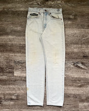 Load image into Gallery viewer, 1990s Levi&#39;s Light Wash Orange Tab 505 - Size 28 x 30
