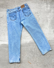 Load image into Gallery viewer, 1990s Levi&#39;s Mid Wash Orange Tab 505 - Size 36 x 30

