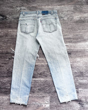 Load image into Gallery viewer, 1990s Levi&#39;s Light Was Thrashed 505 - Size 36 x 31
