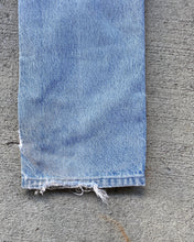 Load image into Gallery viewer, 1970s Levi&#39;s Leather Tab Thrashed Light Wash Jeans - Size 32 x 29
