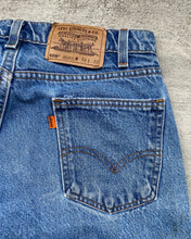 Load image into Gallery viewer, 1990s Levi&#39;s 505 Orange Tab Jeans - Size 32 x 31
