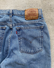 Load image into Gallery viewer, 1990s Levi&#39;s 512 Mid Wash Jeans - Size 30 x 32.5
