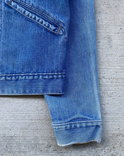 Load image into Gallery viewer, 1980s Wrangler Denim Trucker Jacket with Cropped Fit- Size M
