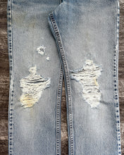 Load image into Gallery viewer, 1990s Levi&#39;s Thrashed 517 - Size 30 x 33
