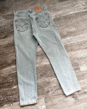 Load image into Gallery viewer, 1990s Levi&#39;s Mid Wash 505 - Size 32 x 32
