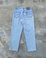 Load image into Gallery viewer, 1990s Levi&#39;s 550 Light Wash Jeans - Size 33 x 30
