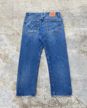 Load image into Gallery viewer, 1990s Levi&#39;s 501 Indigo Wash Jeans - Size 34 x 29
