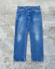 Load image into Gallery viewer, 1990s Levi&#39;s 501xx Indigo Wash - Size 33 x 30
