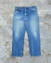 Load image into Gallery viewer, 1990s Levi&#39;s Worn Orange Tab 505 - Size 34 x 29
