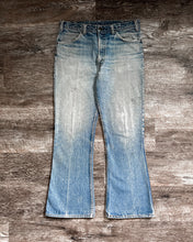 Load image into Gallery viewer, 1970s Levi&#39;s Bell Bottom Well Worn 646 - Size 34 x 29
