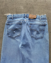 Load image into Gallery viewer, 1990s Levi&#39;s Blowout Light Wash 505 - Size 31 x 31
