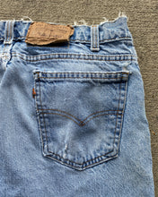 Load image into Gallery viewer, 1990s Levi&#39;s Blowout Light Wash 505 - Size 31 x 31
