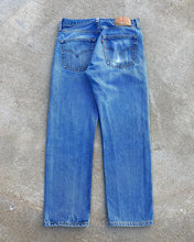 Load image into Gallery viewer, 1990s Levi&#39;s Well Worn 501 - Size 29 x 28
