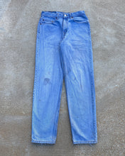 Load image into Gallery viewer, 1990s Levi&#39;s Mid Wash 550 - Size 31 x 33

