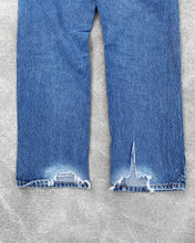 Load image into Gallery viewer, 1990s Levi&#39;s Heel Bite 505 - size 36 x 31
